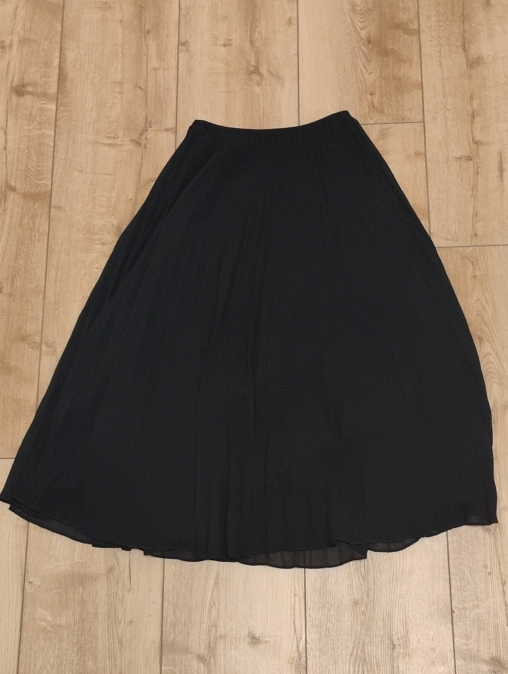 Babaton Black Pleated A-Line Midi Skirt